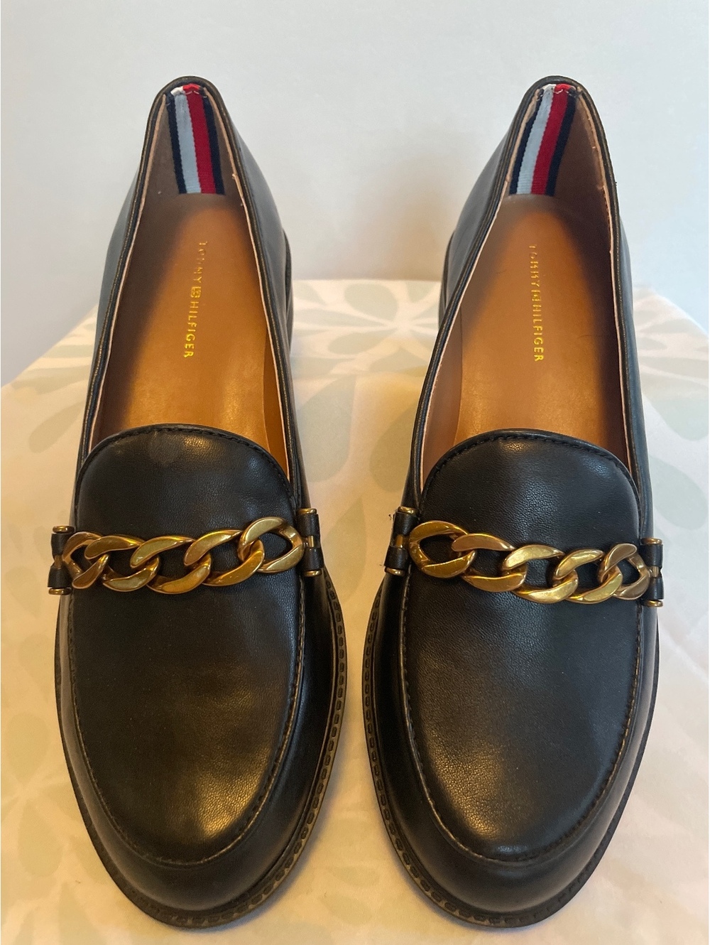 Tommy Hilfiger Women's Gold Chain-Link Leather Loafers Black Size 8